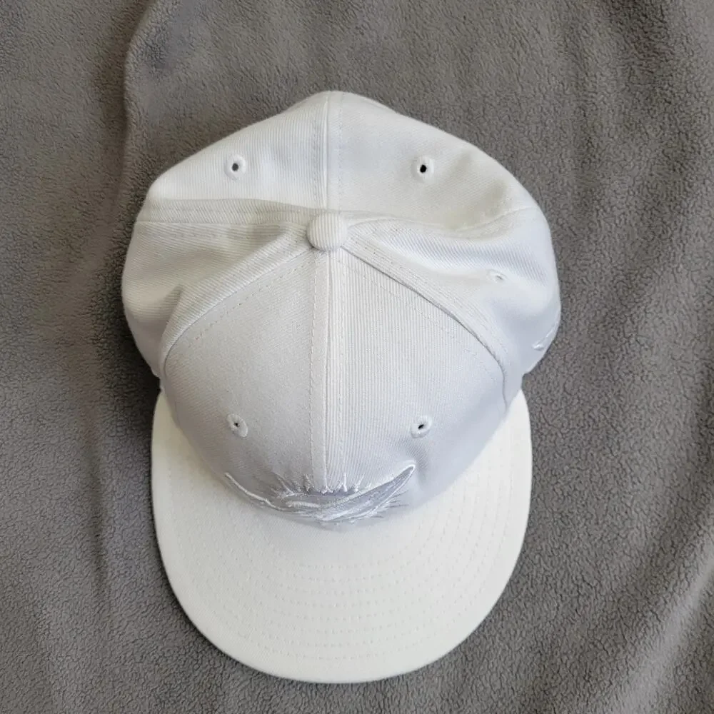 MIAMI DOLPHINS Hat Cap White Fitted One Size 7 5 Embroidered NFL Official